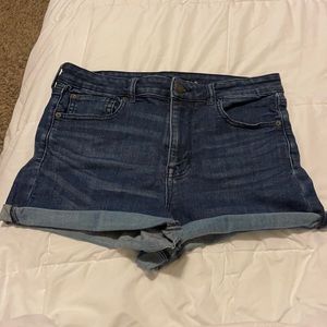 American Eagle super hi-rise shortie